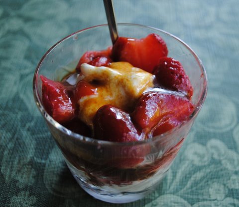 Strawberrycaramelsundae