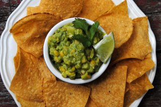 Grilled-corn-guac-with-chips