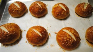 Little-pretzel-buns
