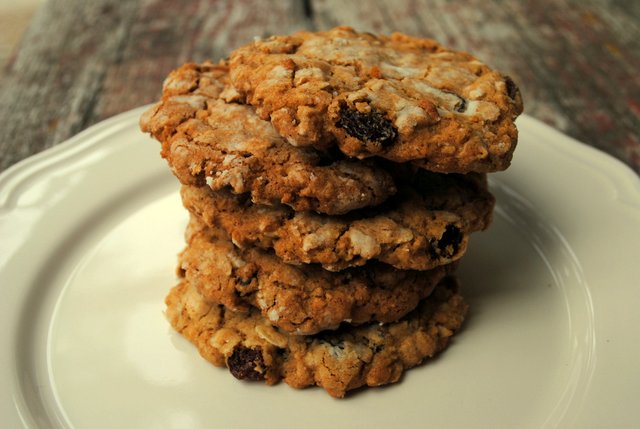 Oatmeal-cookies-stack Oatmeal-cookies-stack