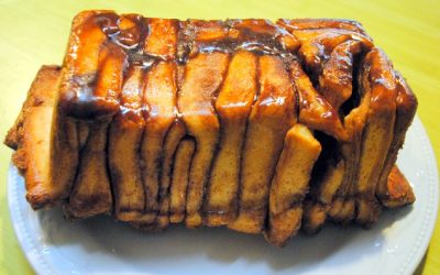 CINNAMON SUGAR PULL-APART BREAD