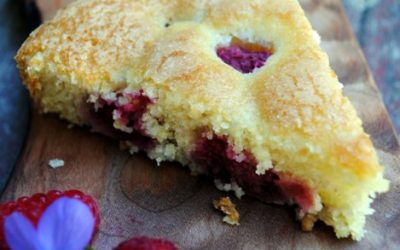 RASPBERRY BUTTERMILK CAKE