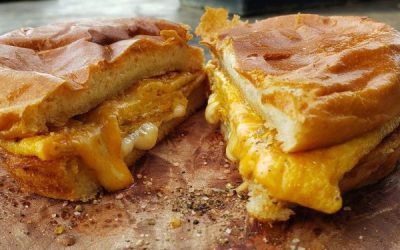 EGG & CHEESE BUN ~ Bodega-Style