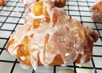 FRESH PEACH FRITTERS