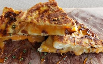 GARLIC BUTTER NAAN GRILLED CHEESE