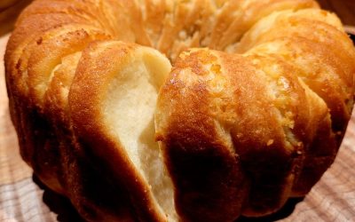 BUTTERY MONKEY BREAD
